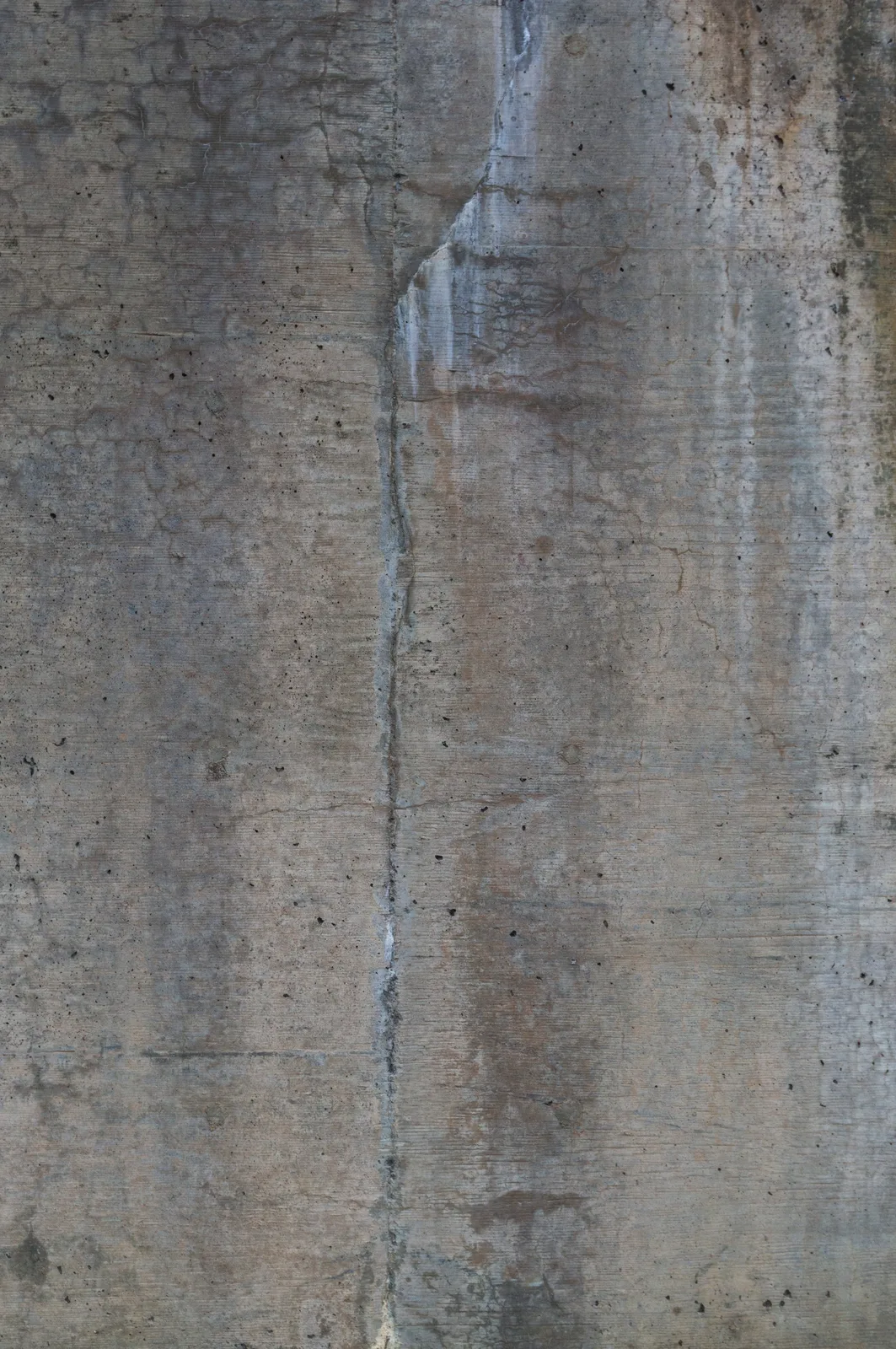 Concrete Walls on a Riverwalk (3)