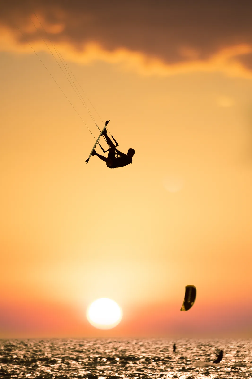 Embracing every wind until the sunset