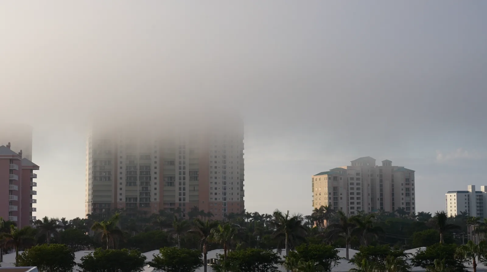 16h53