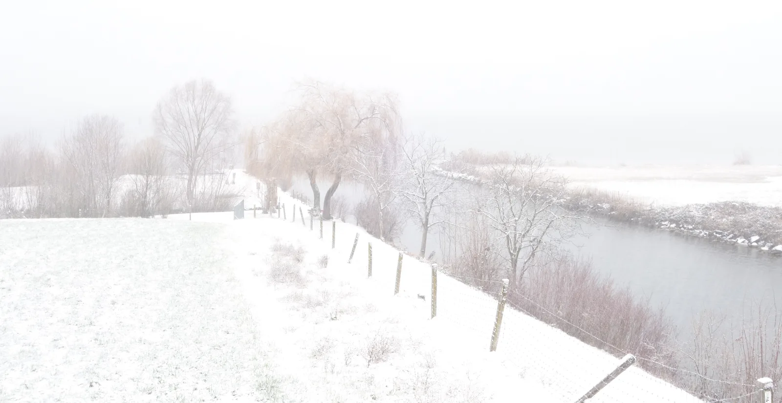 S5 Winter am Kanal