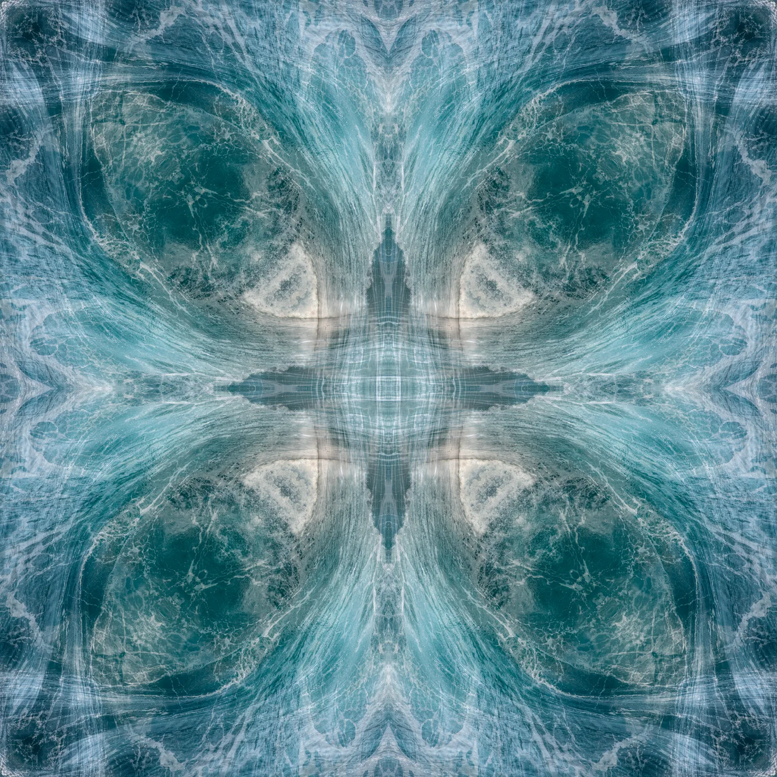 Mandala aus einer sich überschlagenden Welle auf El Hierro