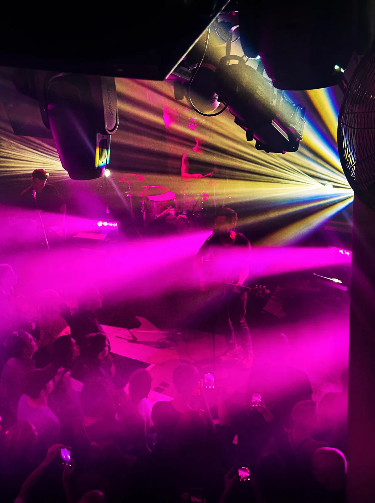 A Legendary Club, before its closure. One of the last beats echoed in memory. Where light once pulsed to sound, now dance the silence.