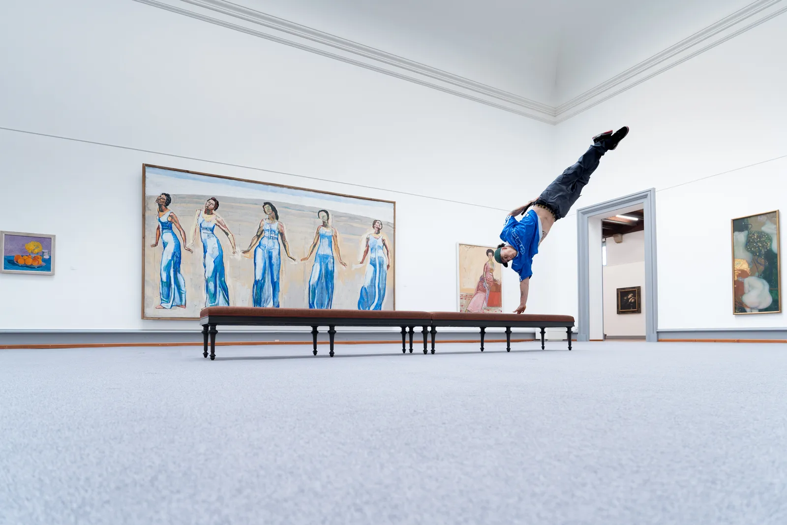 bboy carlitosucio sliding upside down