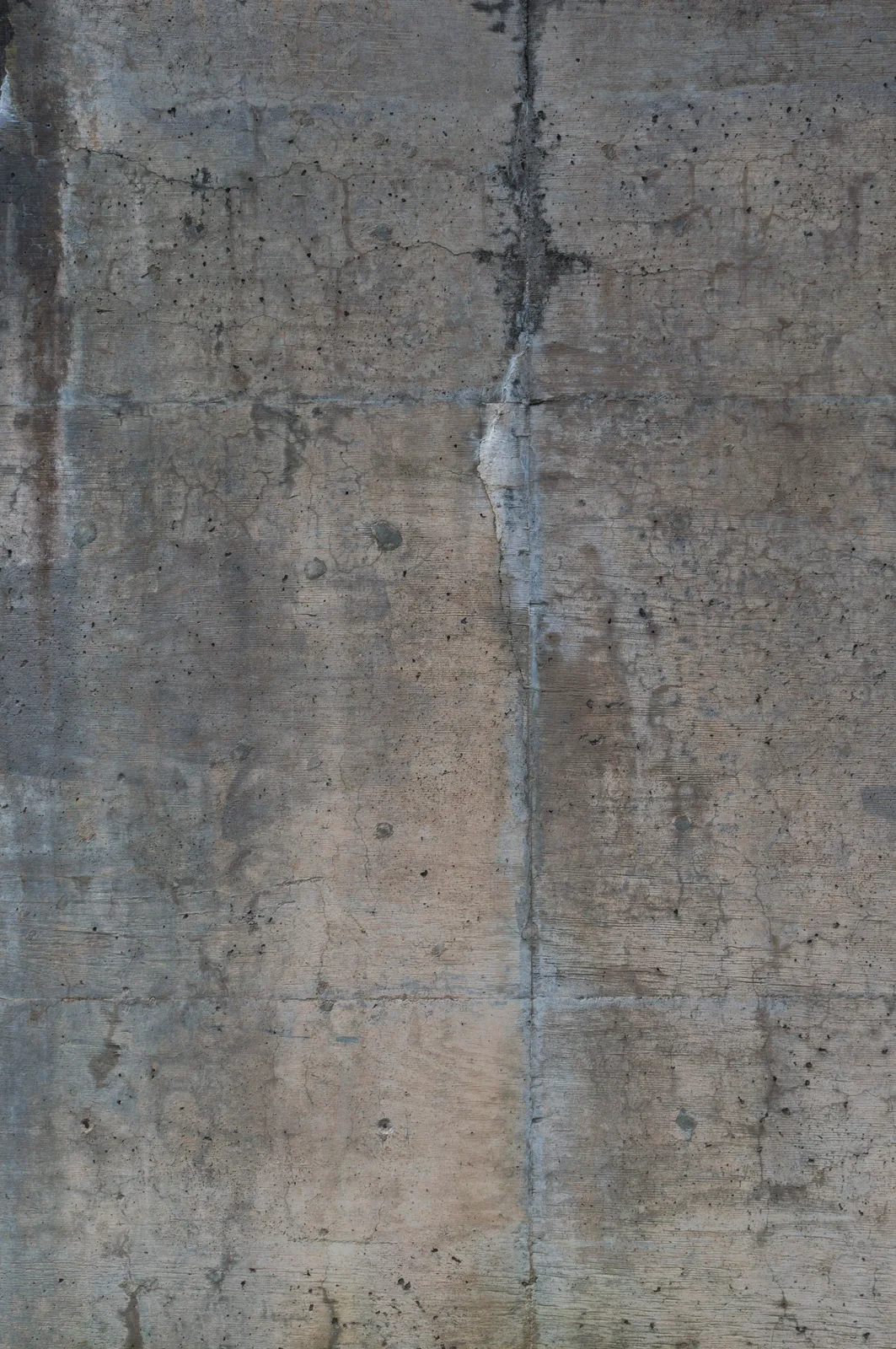 Concrete Walls on a Riverwalk (7)