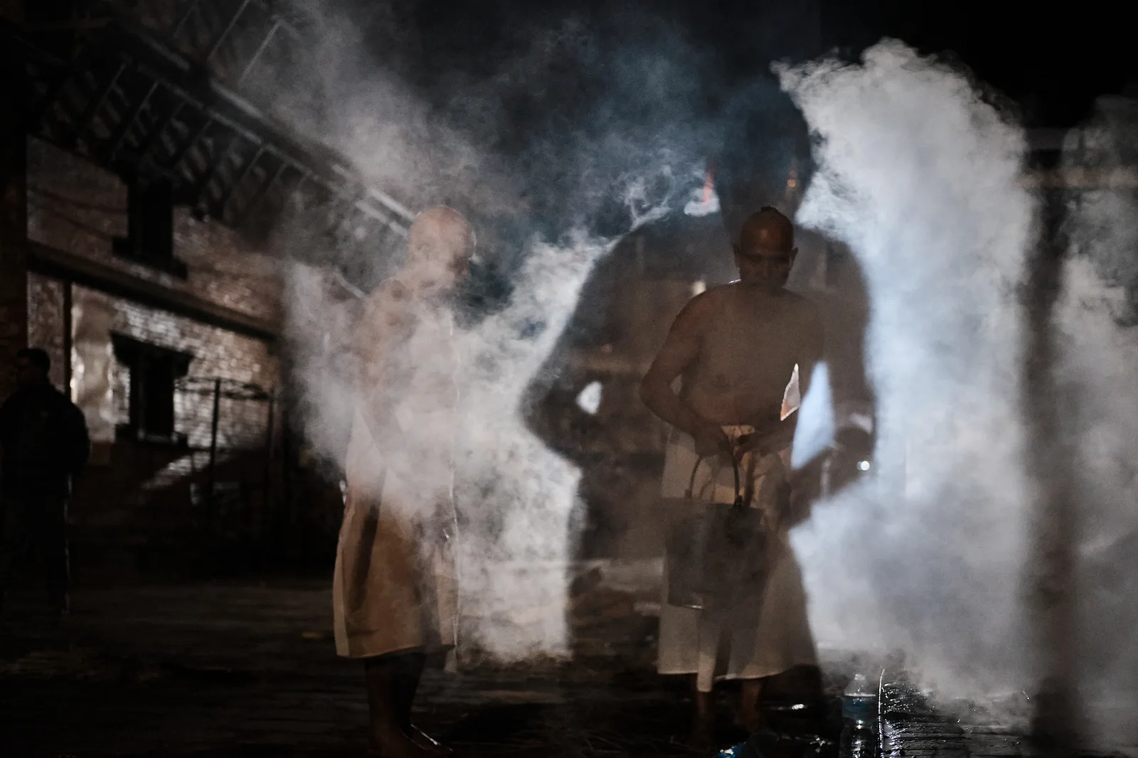 a Hindu burial ritual at Pashupatinath Temple