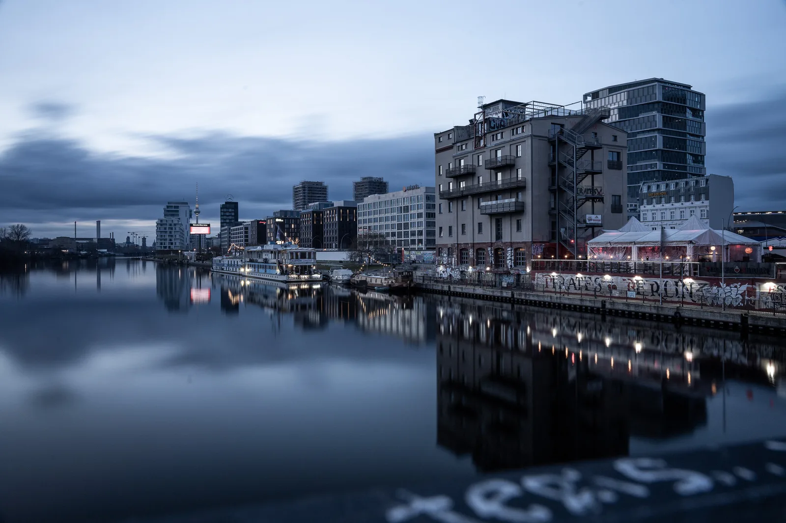 Bettina-Gandlgruber-201.jpg "Berlin-Blick von der Oberbaumbrücke"